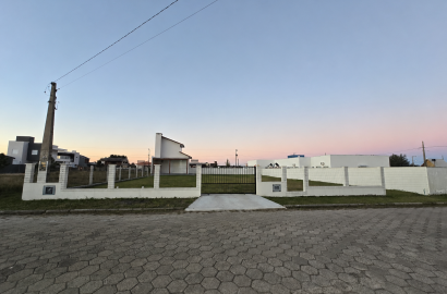 Sobrado Semi Mobiliado à Venda em Balneário Gaivota – Bairro Brilhamares