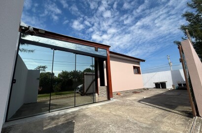 Casa à Venda em Balneário Gaivota — Lazer Completo no Village Dunas