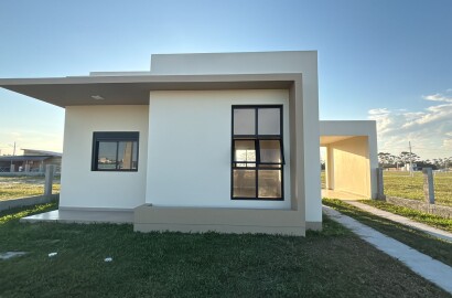 Casa Nova à Venda no Novo Jardim – Balneário Gaivota/SC | 2 Dormitórios | 300m² de Terreno