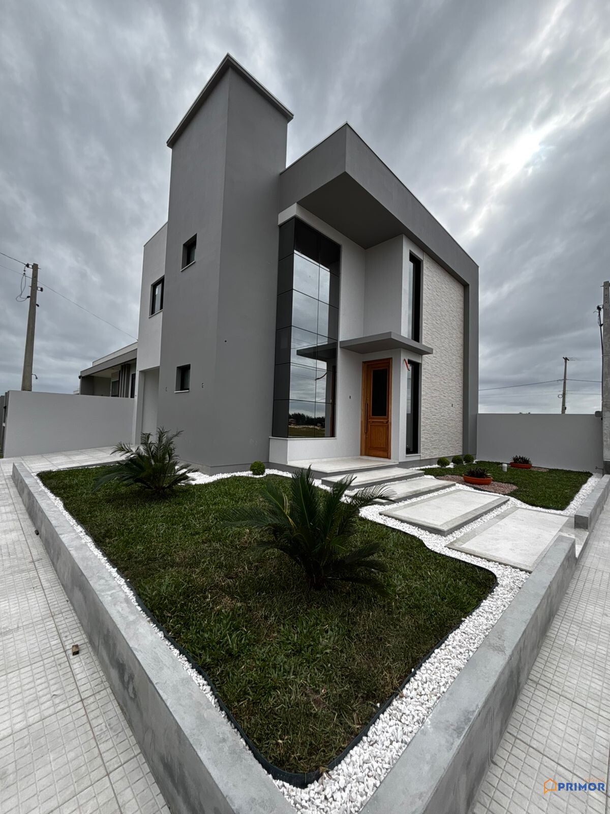 Sobrado Alto Padrão a Poucos Passos do Mar