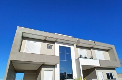 Sobrado à Venda no bairro Turimar