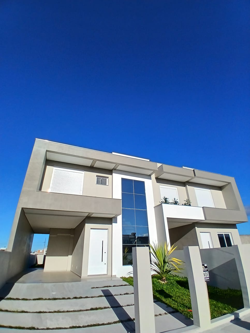 Sobrado à Venda no bairro Turimar