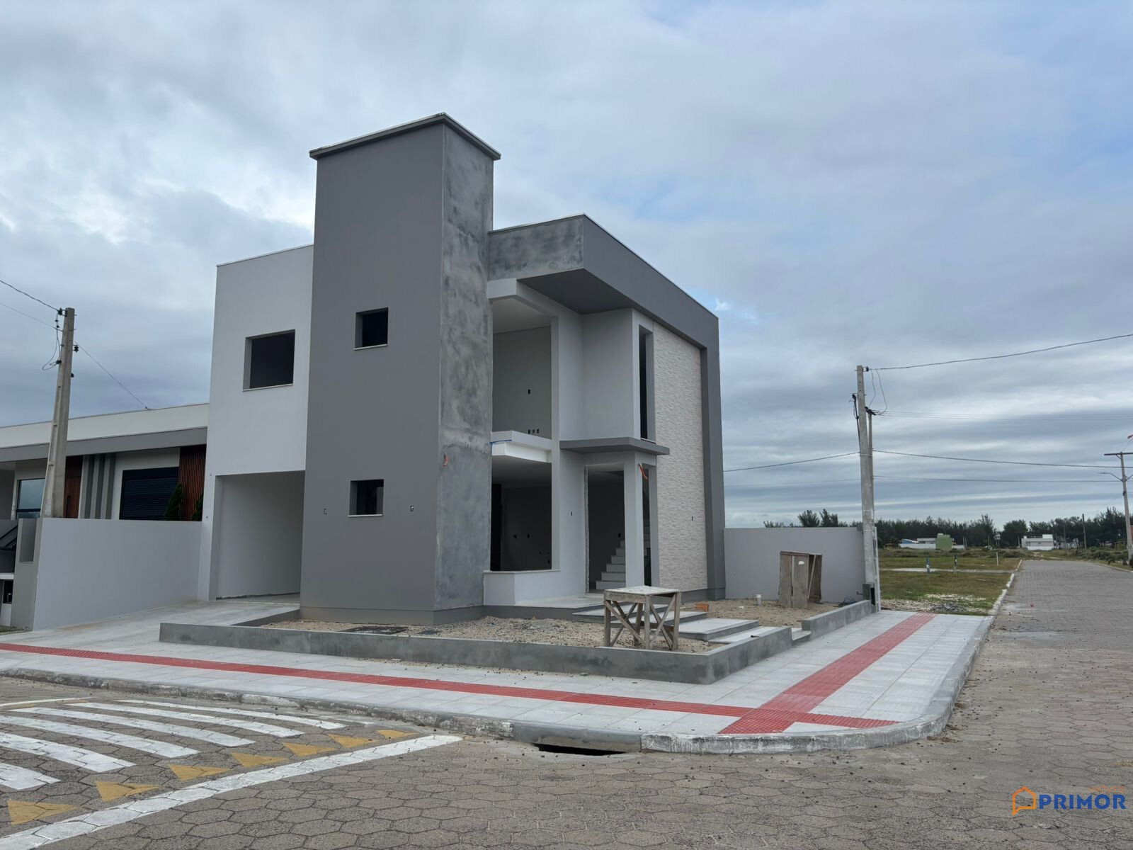 Sobrado Alto Padrão a Poucos Passos do Mar