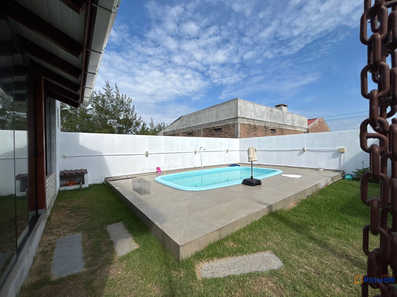 Casa à Venda em Balneário Gaivota — Lazer Completo no Village Dunas