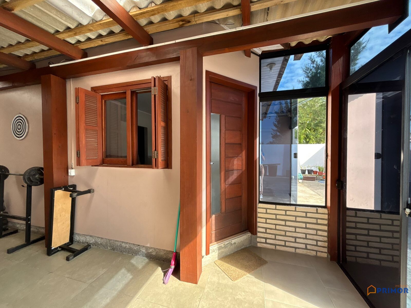 Casa à Venda em Balneário Gaivota — Lazer Completo no Village Dunas