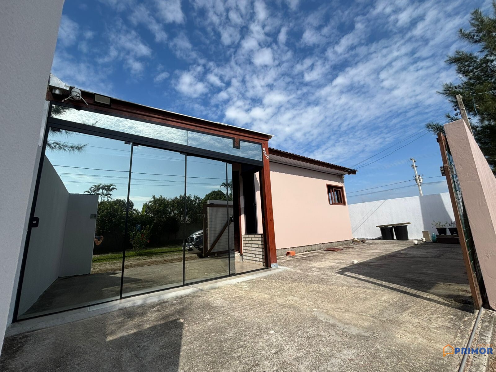 Casa à Venda em Balneário Gaivota — Lazer Completo no Village Dunas